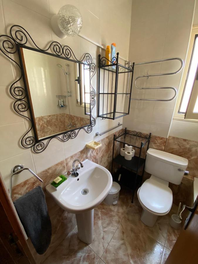 Moutallos Rooms Inn Homes Paphos Buitenkant foto
